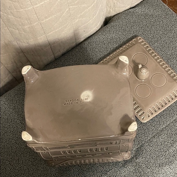 Ceramic Stove-Shaped Food Storage Container - Gray - Picture 8 of 9